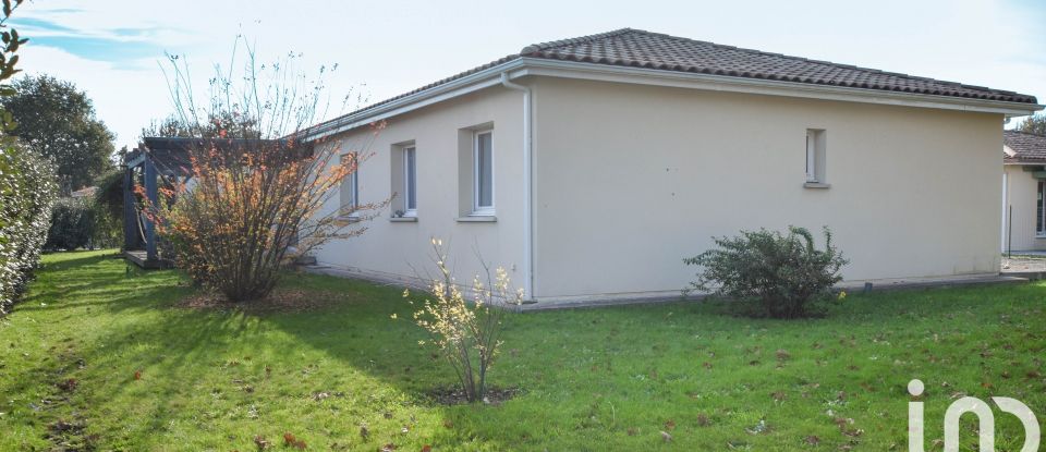 Traditional house 6 rooms of 133 m² in Arès (33740)