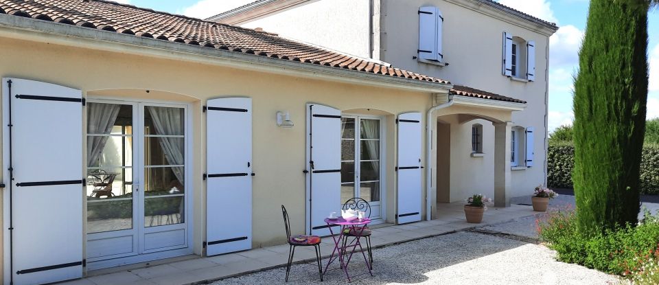 House 7 rooms of 190 m² in Chassors (16200)