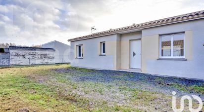 Maison 3 pièces de 65 m² à Arcins (33460)