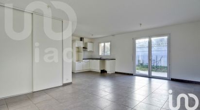 Maison 3 pièces de 65 m² à Arcins (33460)