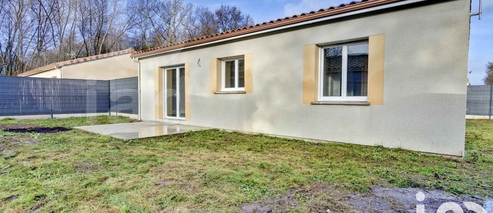 Maison 3 pièces de 65 m² à Arcins (33460)