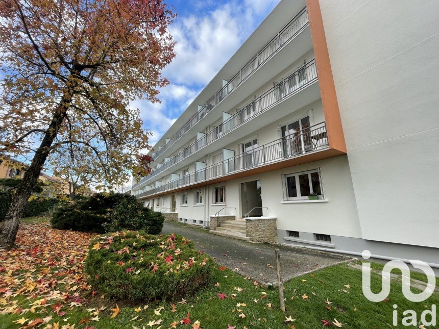 Apartment 3 rooms of 69 m² in Limoges (87000)