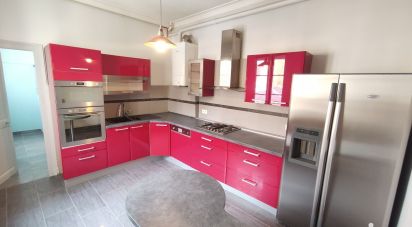 Apartment 4 rooms of 153 m² in Poitiers (86000)