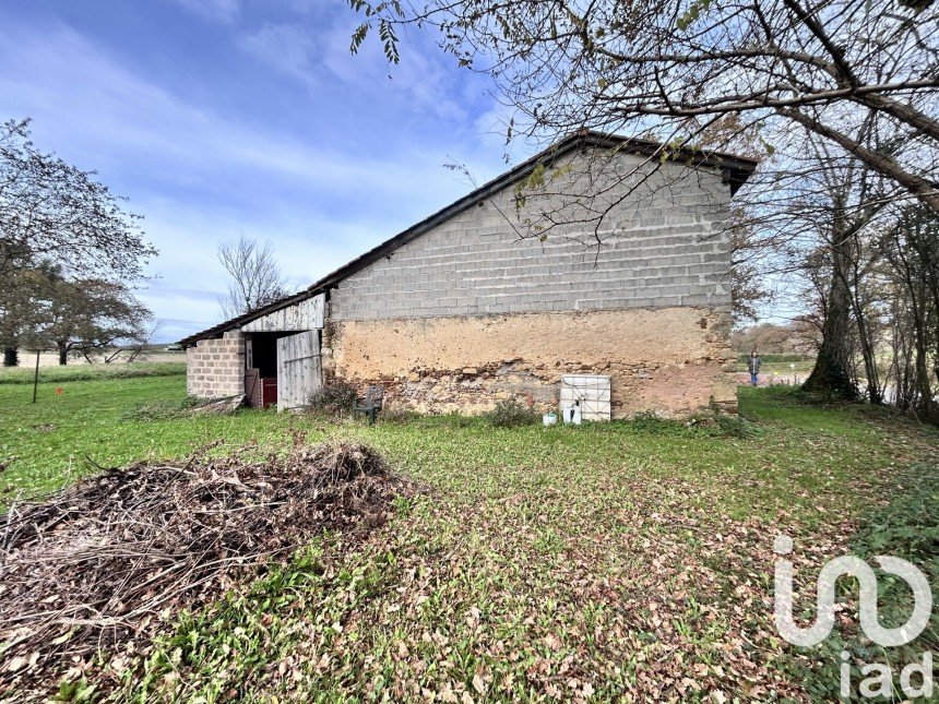 Barn conversion 3 rooms of 120 m² in Mouscardès (40290)