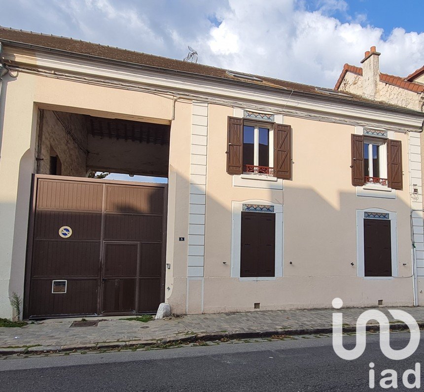 Town house 6 rooms of 137 m² in Morangis (91420)