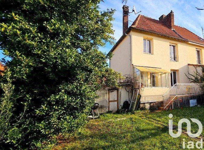 Traditional house 5 rooms of 110 m² in Créteil (94000)