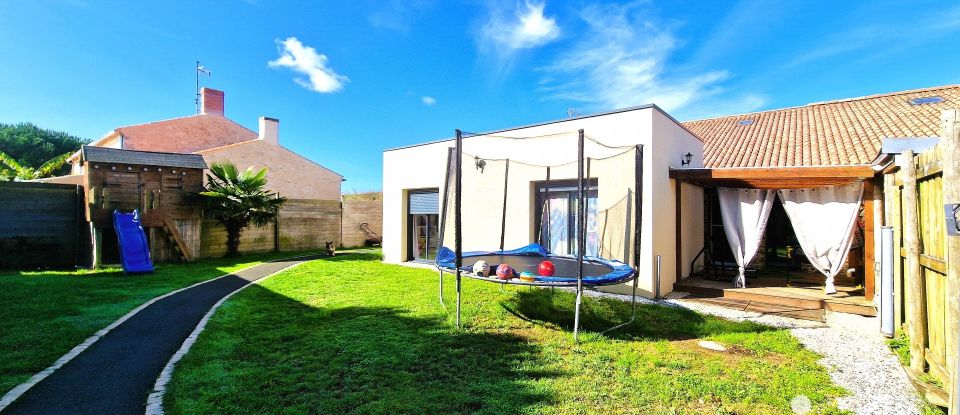 Longere 5 rooms of 123 m² in Château-d'Olonne (85180)