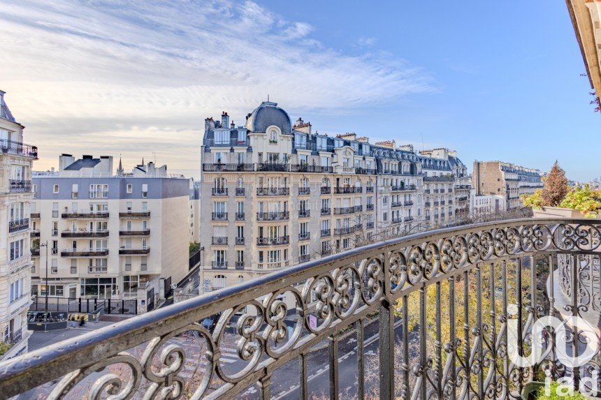 Apartment 5 rooms of 111 m² in Paris (75011)