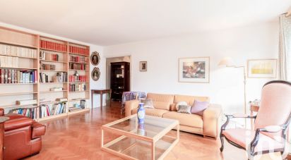 Apartment 4 rooms of 98 m² in Versailles (78000)