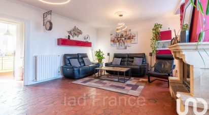 House 8 rooms of 214 m² in La Villeneuve-en-Chevrie (78270)