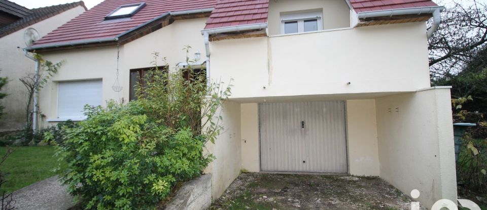 Maison 7 pièces de 160 m² à Santeny (94440)