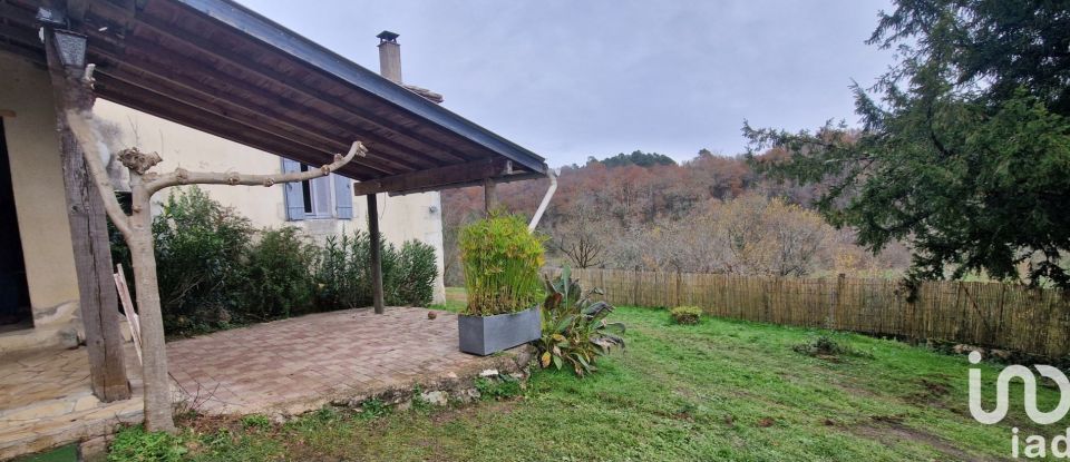 Maison 6 pièces de 122 m² à Bourgnac (24400)