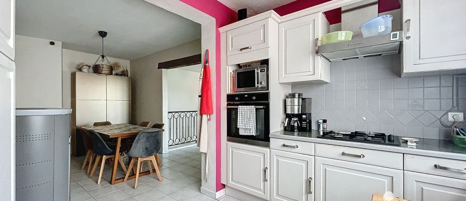 Maison traditionnelle 4 pièces de 105 m² à Châtillon-sur-Marne (51700)