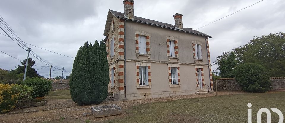 Maison de village 7 pièces de 127 m² à Vançais (79120)