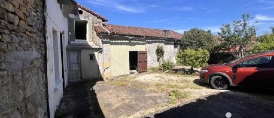 Maison de village 6 pièces de 130 m² à Charroux (86250)