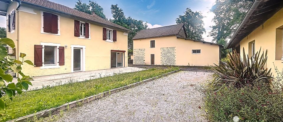 House 7 rooms of 167 m² in Mazerolles (64230)