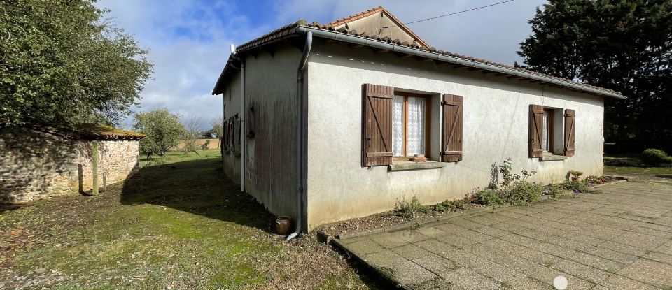 Maison de campagne 6 pièces de 104 m² à Lathus-Saint-Rémy (86390)