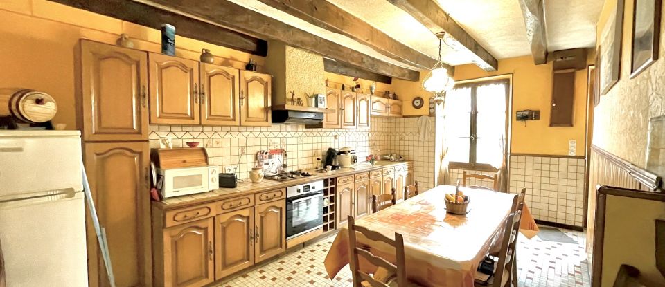 Maison de campagne 6 pièces de 104 m² à Lathus-Saint-Rémy (86390)