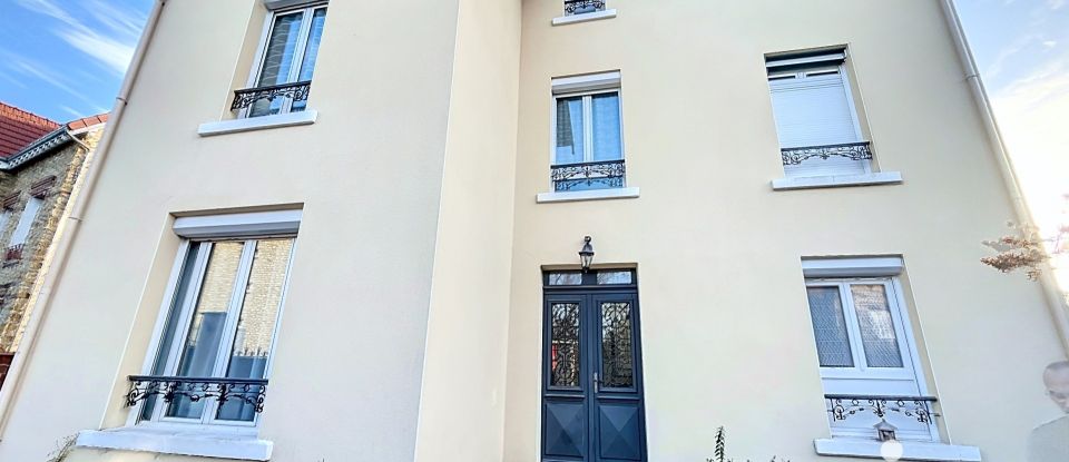 Traditional house 6 rooms of 138 m² in Saint-Prix (95390)