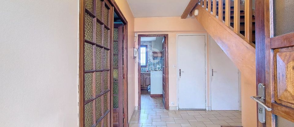 Maison 6 pièces de 130 m² à Boinville-en-Mantois (78930)