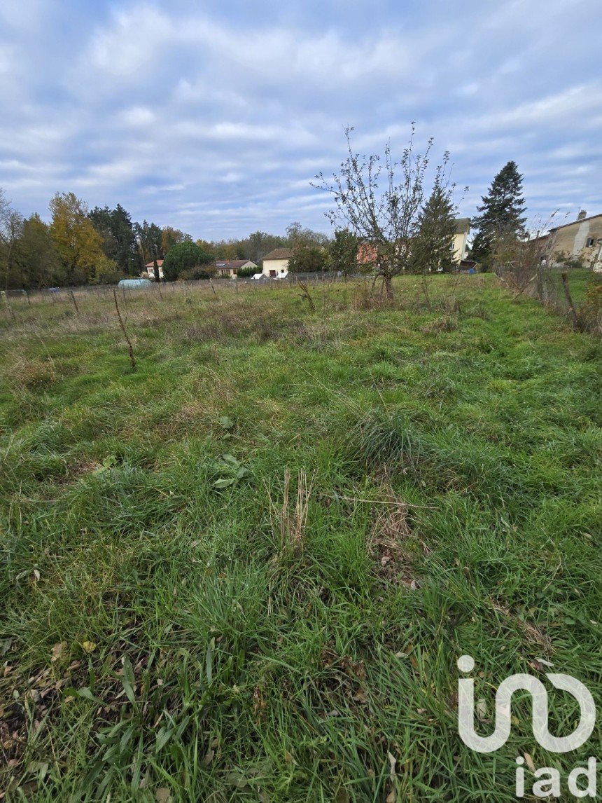 Terrain de 1 737 m² à Lezoux (63190)