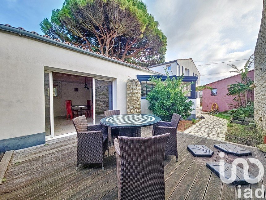 House 3 rooms of 126 m² in Saint-Pierre-d'Oléron (17310)