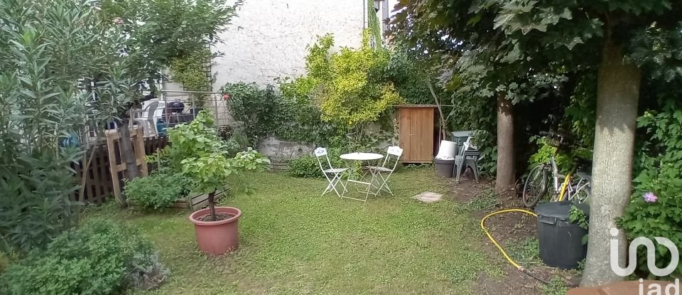 House 6 rooms of 135 m² in Colombes (92700)