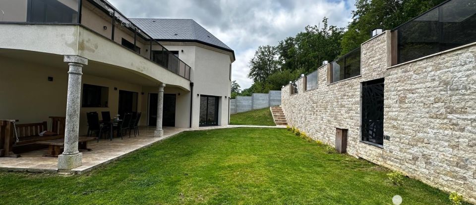 Architect house 9 rooms of 315 m² in Saint-Prest (28300)