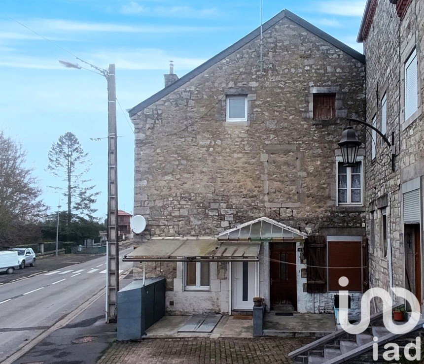 Maison traditionnelle 6 pièces de 110 m² à Fromelennes (08600)