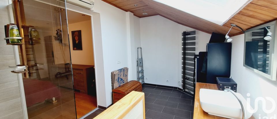 House 4 rooms of 130 m² in Bondy (93140)