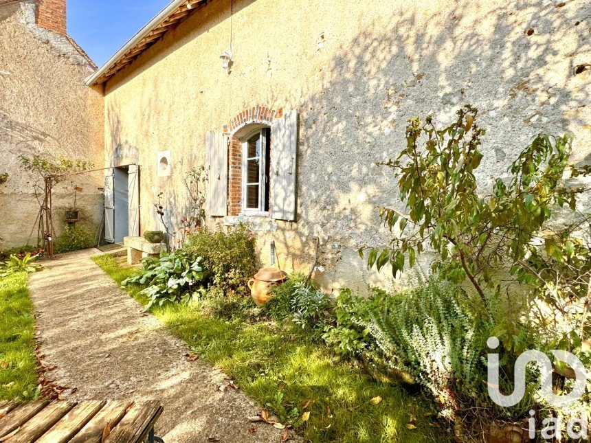 Longere 5 rooms of 105 m² in Saint-Amand-en-Puisaye (58310)