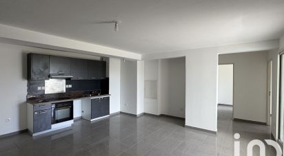 Apartment 4 rooms of 79 m² in Saint-Denis (97490)