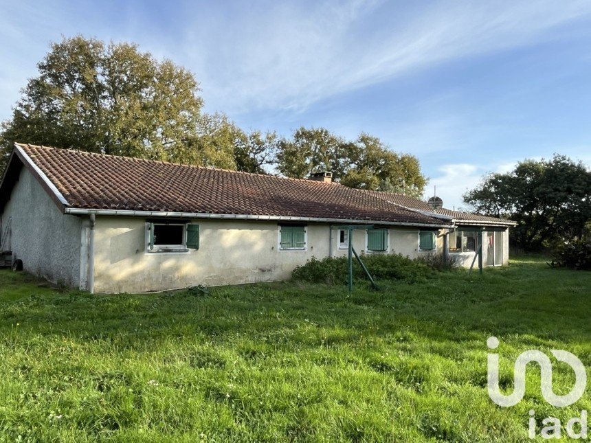 Maison de campagne 5 pièces de 110 m² à Saint-Vivien-de-Médoc (33590)