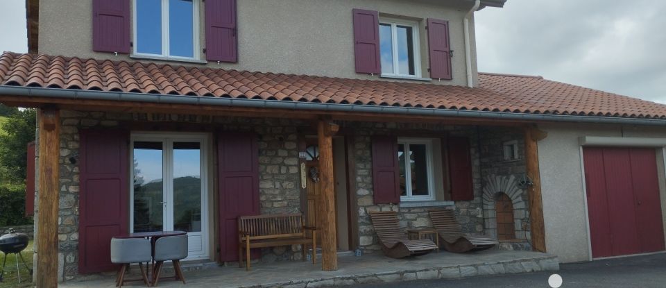 Maison traditionnelle 4 pièces de 132 m² à CHALMAZEL (42920)