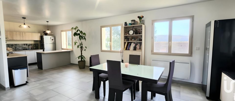 Maison 6 pièces de 157 m² à Dixmont (89500)