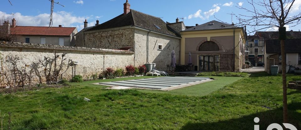 Maison traditionnelle 10 pièces de 305 m² à Chailly-en-Bière (77930)