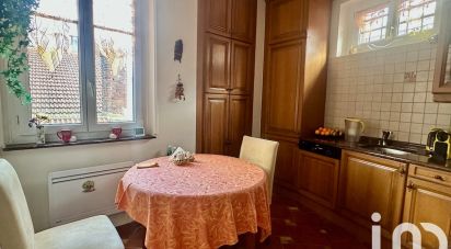 Appartement 3 pièces de 77 m² à Paris (75016)