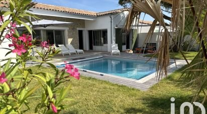 Traditional house 5 rooms of 147 m² in Rivedoux-Plage (17940)