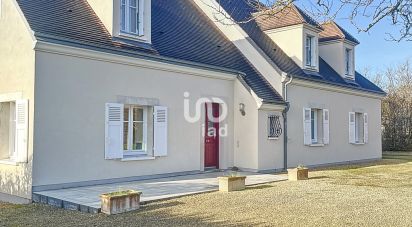 Maison 7 pièces de 200 m² à Saint-Doulchard (18230)