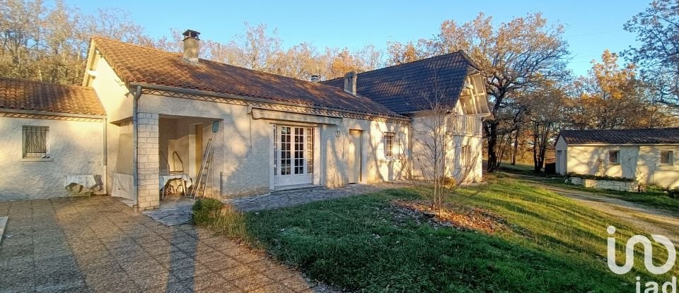 Maison 9 pièces de 236 m² à Gignac (46600)