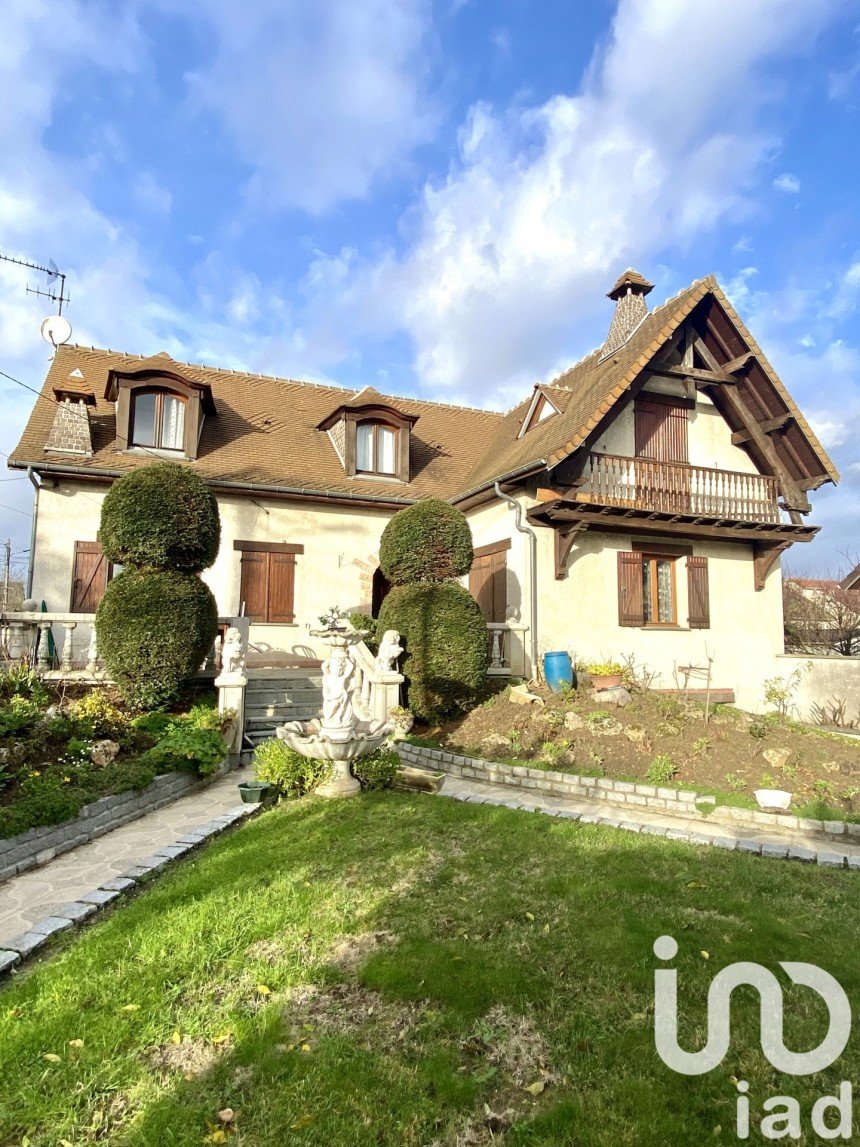 Maison traditionnelle 6 pièces de 145 m² à Tremblay-en-France (93290)