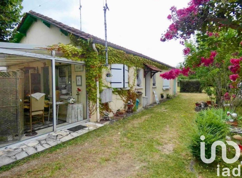 House 4 rooms of 90 m² in Bergerac (24100)