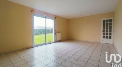 House 4 rooms of 74 m² in La Chapelle-Saint-Laurent (79430)