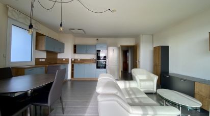 Apartment 4 rooms of 87 m² in La Rochelle (17000)