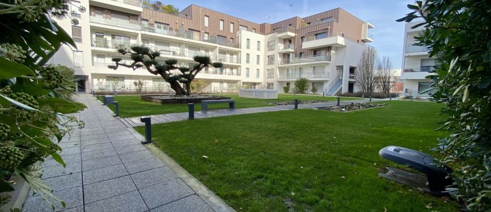 Apartment 4 rooms of 87 m² in La Rochelle (17000)