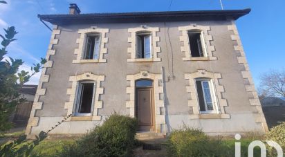 Maison 4 pièces de 115 m² à Champagne-Mouton (16350)