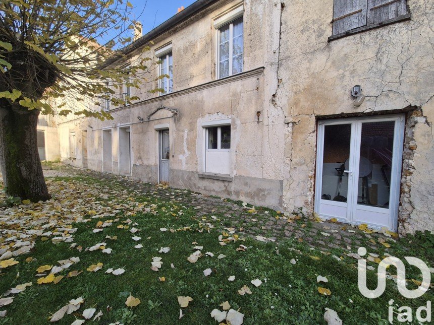 Village house 5 rooms of 122 m² in Saâcy-sur-Marne (77730)