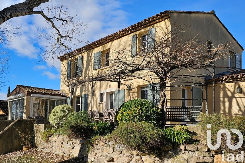 House 7 rooms of 182 m² in Mouriès (13890)