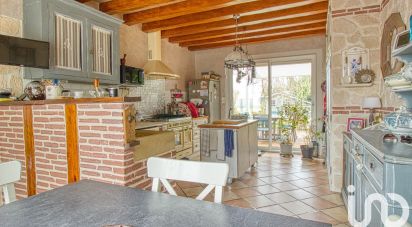 Traditional house 6 rooms of 160 m² in Le Perchay (95450)