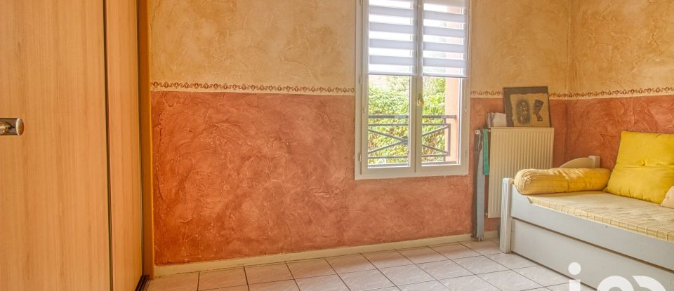 Traditional house 6 rooms of 160 m² in Le Perchay (95450)